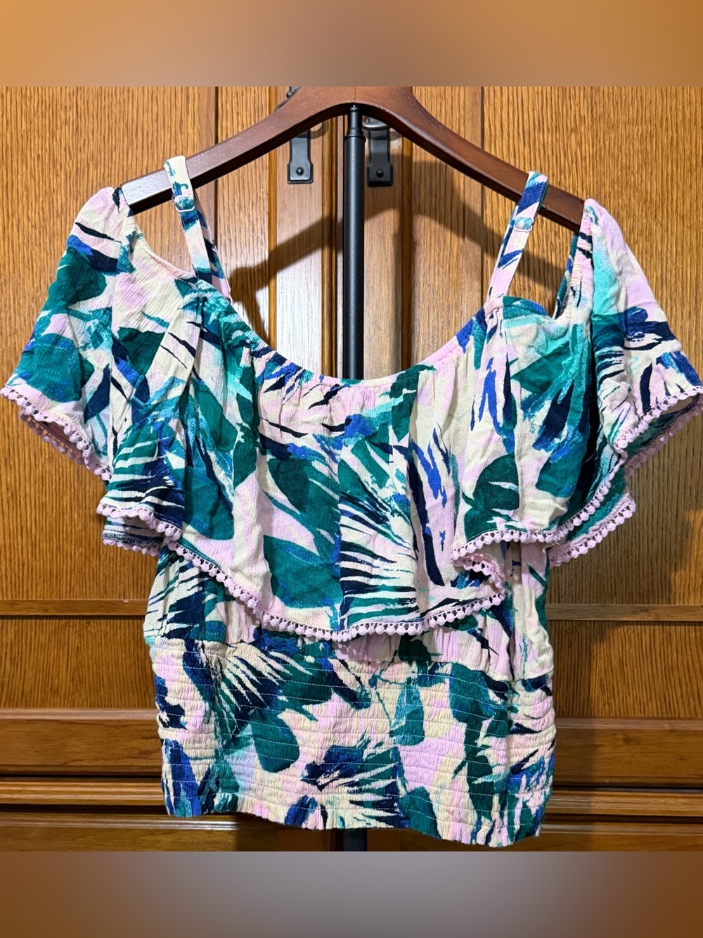 Torrid Crinkle Gauze Cold Shoulder Ruffle Crop Top Tropical Floral Palm Curvy